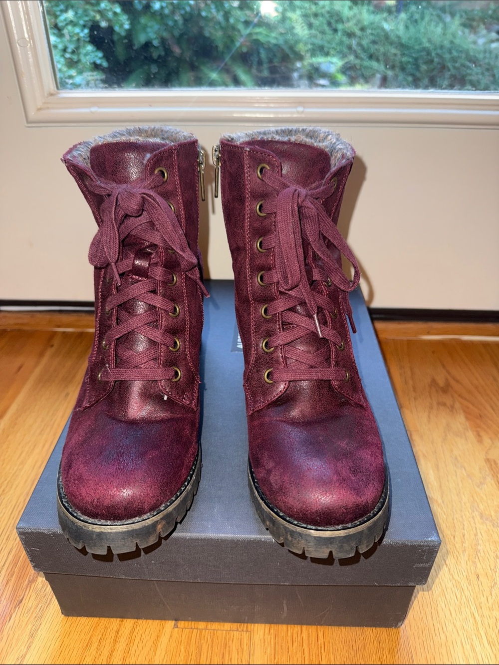 Women's Burgundy Faux-Fur Lined Lace-Up Ankle Boots. Carlos Santana brand